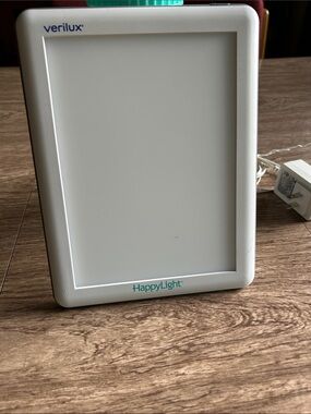 Verilux HappyLight Bright White Light Therapy Lamp VT22